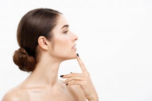 Nâng mũi bằng chỉ collagen có an toàn không?