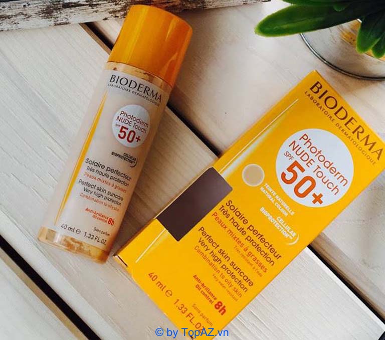 Kem chống nắng cho da dầu mụn Bioderma Photoderm Nude Touch SPF 50+ đến từ thương hiệu dược mỹ phẩm lớn của Pháp.