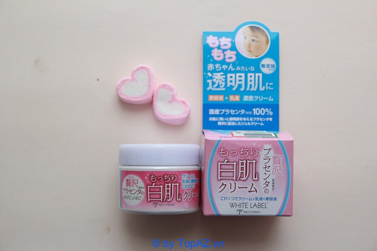 Kem dưỡng da cho mẹ sau sinh Placenta White Label là sản phẩm của thương hiệu White Label đến từ Nhật Bản.