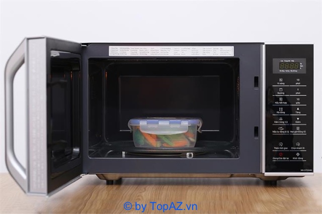 Lò vi sóng Panasonic NN-GT35HMYUE có công suất lớn kèm theo thực đơn nấu tự động lên đến 12 món