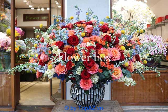 Tại Flower Box, mỗi sự thương tiếc, niềm hạnh phúc, lòng biết ơn hay cảm xúc sâu lắng trong tình yêu đều sẽ được gửi trọn trong từng sản phẩm hoa tươi