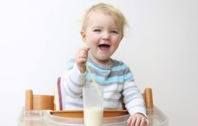 sữa bột pha sẵn cho bé 1 tuổi