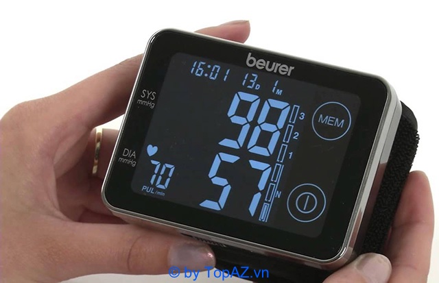Beurer - BM40 được trang bị cảm ứng hiện đại, nó sẽ thông báo khi bạn thao tác sai.