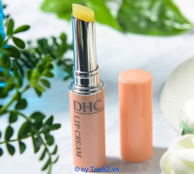 DHC Lip Cream là son dưỡng môi của Nhật có bảng thành phần lành tính giúp dưỡng ẩm vượt trội, mang đến làn môi mịn mượt và hồng hào