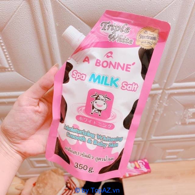 A Bonne Spa Milk Salt giúp cân bằng độ ẩm và tái tạo da mới, giúp da luôn mềm mại và căng mướt