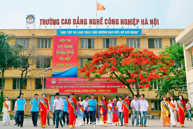Trường cao đẳng đào tạo ngành chăm sóc sắc đẹp ở Hà Nội