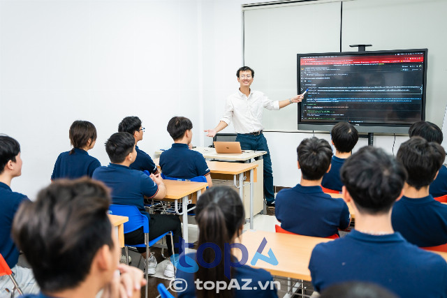 trường đào tạo công nghệ thông tin ở Hà Nội