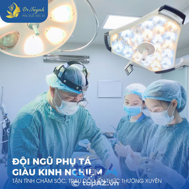 Dr Tuynh treo ngực sa trễ TPHCM