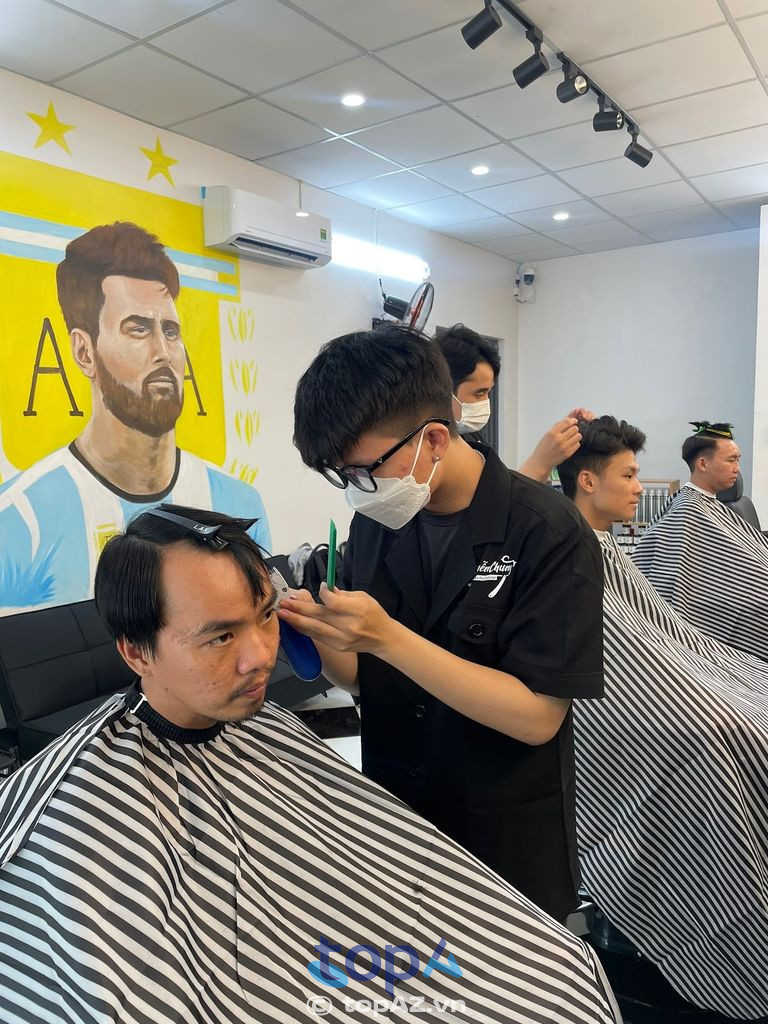 Nguyễn Chung Barber Shop 4 là địa chỉ cắt tóc nam uy tín và chất lượng