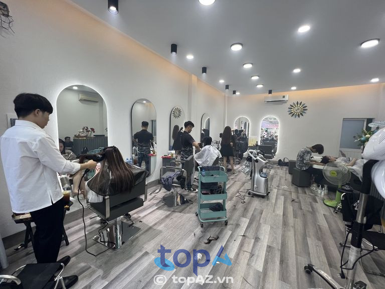 Dora Hair Salon luôn là lựa chọn làm đẹp tóc được nhiều khách hàng tin tưởng tại Dĩ An.