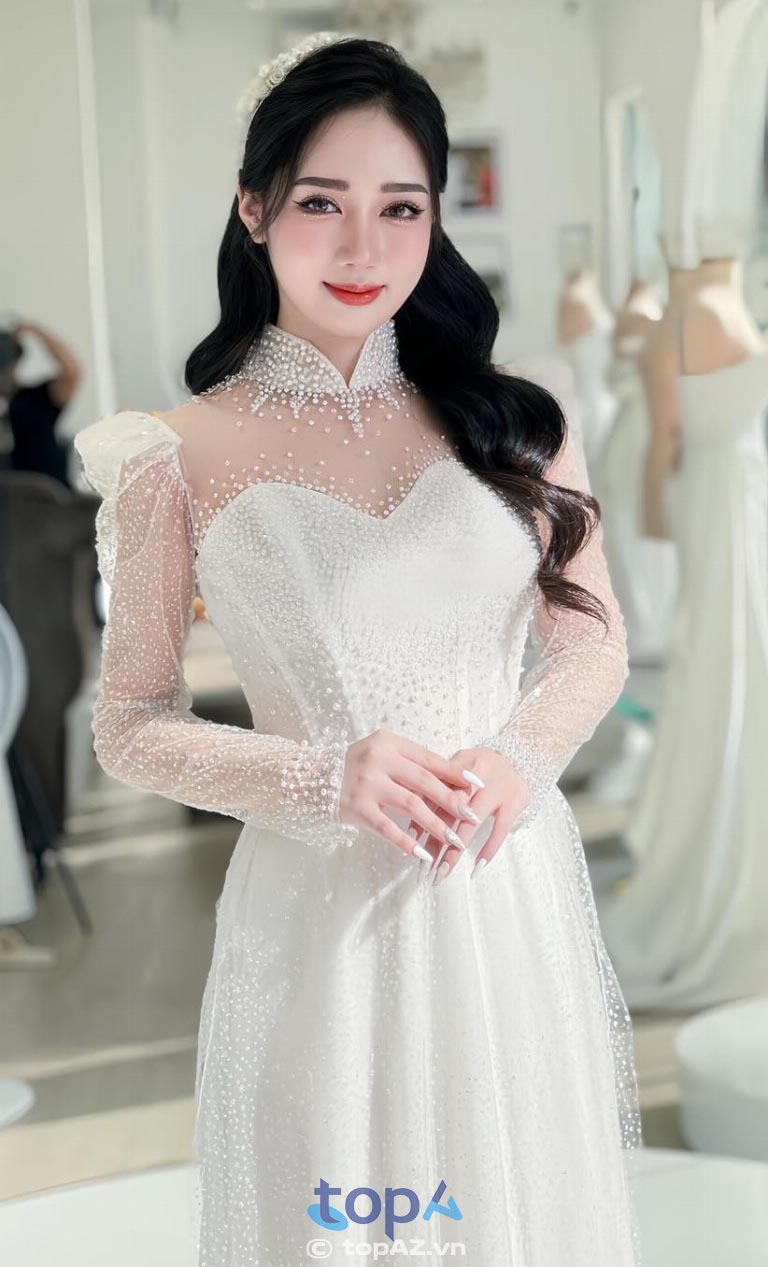 Elly Wedding là cửa hàng cho thuê áo dài cưới hỏi ở TP. Tam Kỳ 