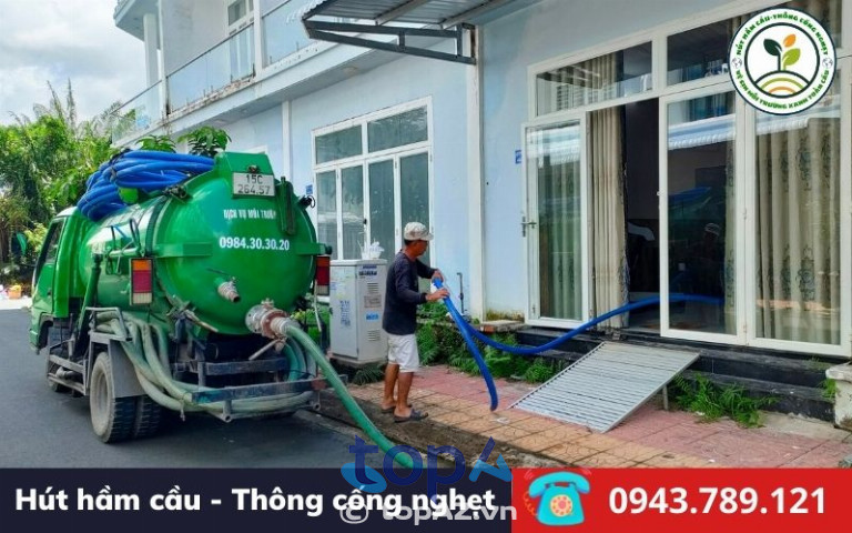 Dịch vụ hút hầm cầu Công ty Vệ sinh Môi Trường Xanh Bình Dương tại Dĩ An