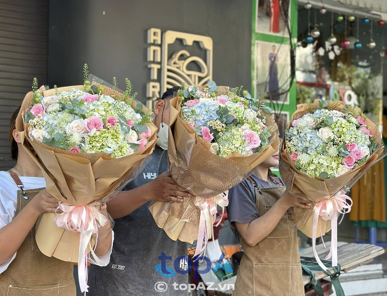 Shop hoa tươi FLoLi Chi nhánh Pleiku, Gia lai