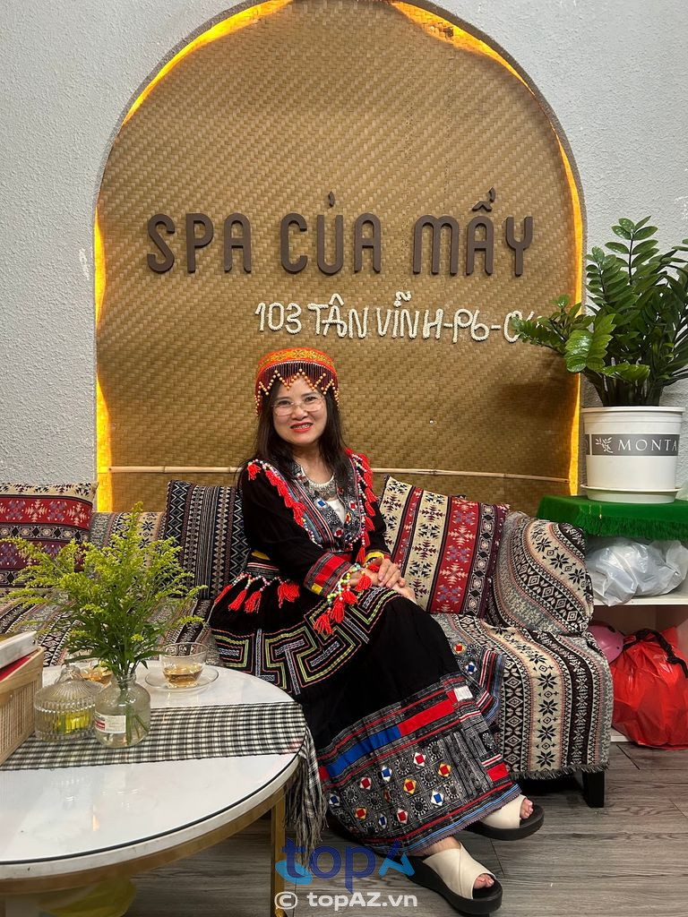 Dịch vụ chà gót chân tại Spa của Mẩy giúp cải thiện sức khỏe đôi chân, giảm căng thẳng, phục hồi năng lượng