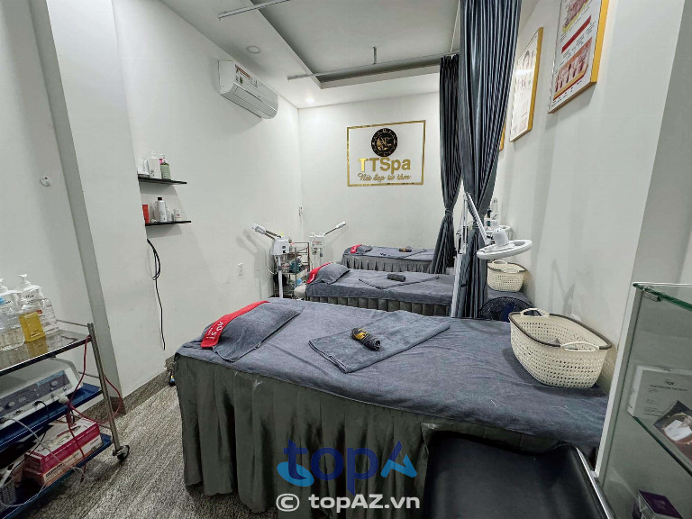 Dịch vụ spa chà gót chân tại TT Spa phù hợp với mọi đối tượng, mang đến cảm giác thư giãn tuyệt vời
