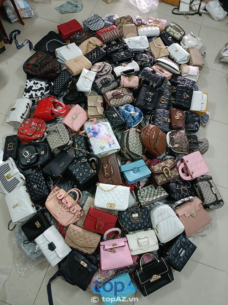 Đến với Hoài Túi, chị em có thể dễ dàng chọn được cho mình một chiếc túi xách chất lượng, hợp thời trang