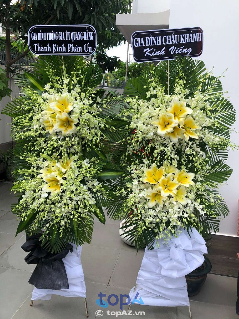 Đặt hoa viếng đám tang tại Hoa Tươi Út Sen với giá cả hợp lý, dịch vụ chu đáo, tư vấn chuyên nghiệp cho mọi khách hàng