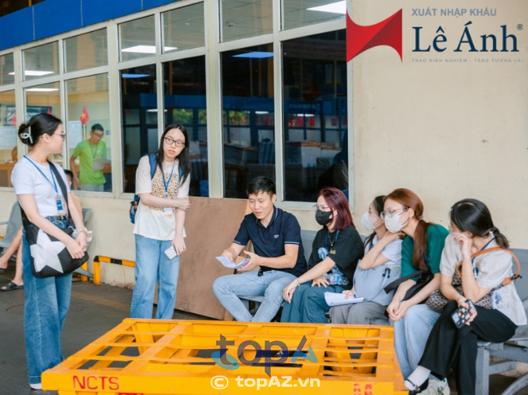 Khóa học xuất nhập khẩu thực tế tại Lê Ánh