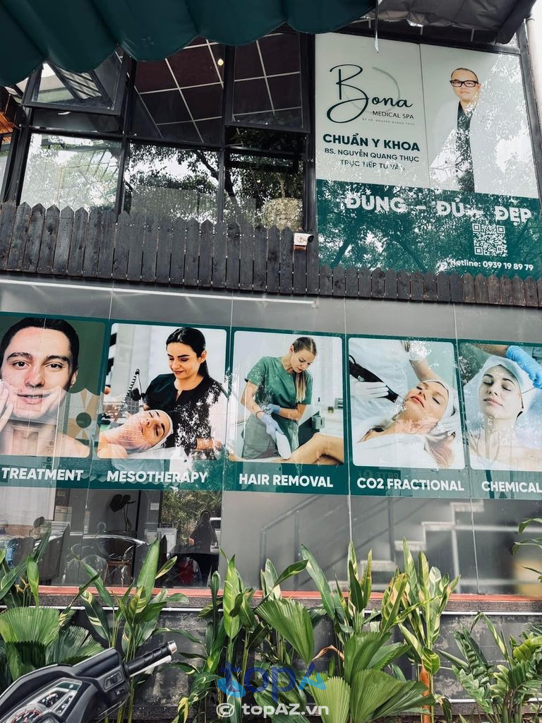 Phòng khám da liễu Dĩ An - Bs Thục quy tụ đội ngũ bác sĩ giỏi, giàu kinh nghiệm chuyên môn
