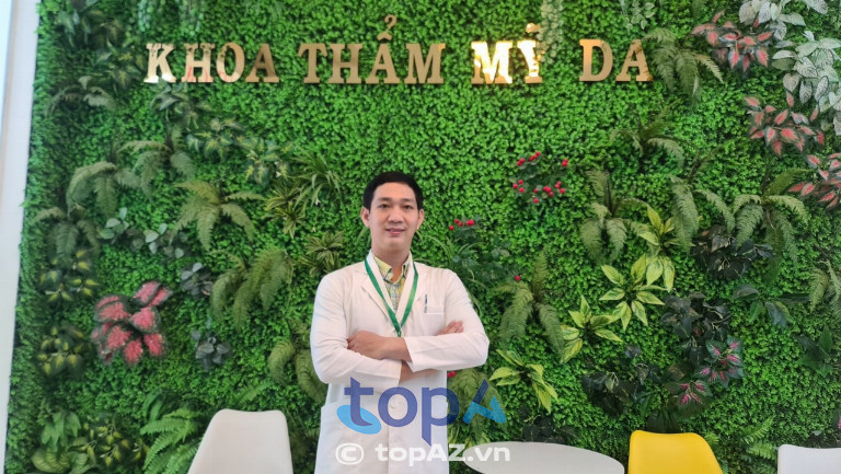 Phòng khám da liễu thẩm mỹ - BS Phạm Mạnh Thắng có không gian lớn, sang trọng