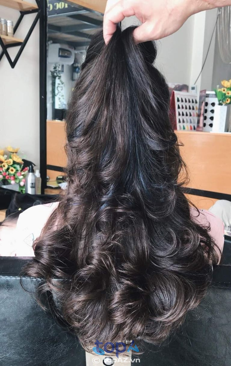Đừng bỏ lỡ cơ hội trải nghiệm tại Tóc Tùng Stylist, nơi tạo ra nhiều kiểu tóc độc đáo và ấn tượng cho bạn
