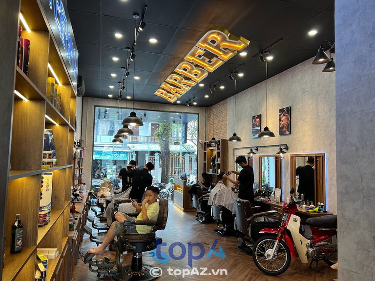 Mr Đen Barbershop hoạt động trong khung giờ từ 09:00 - 21:00 tất cả các ngày trong tuần