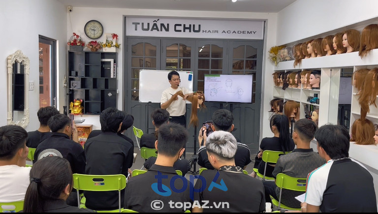 Hair Salon Tuấn giúp bạn bứt phá phong cách với những màu tóc nổi bật