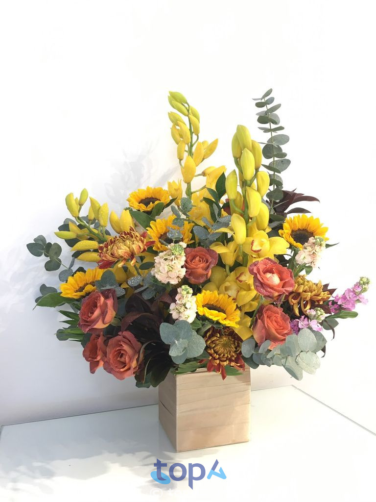Cửa hàng Hoa Tươi DLM Flower cao lãnh mang đến những mẫu sản phẩm với thiết kế đẹp, tinh tế.