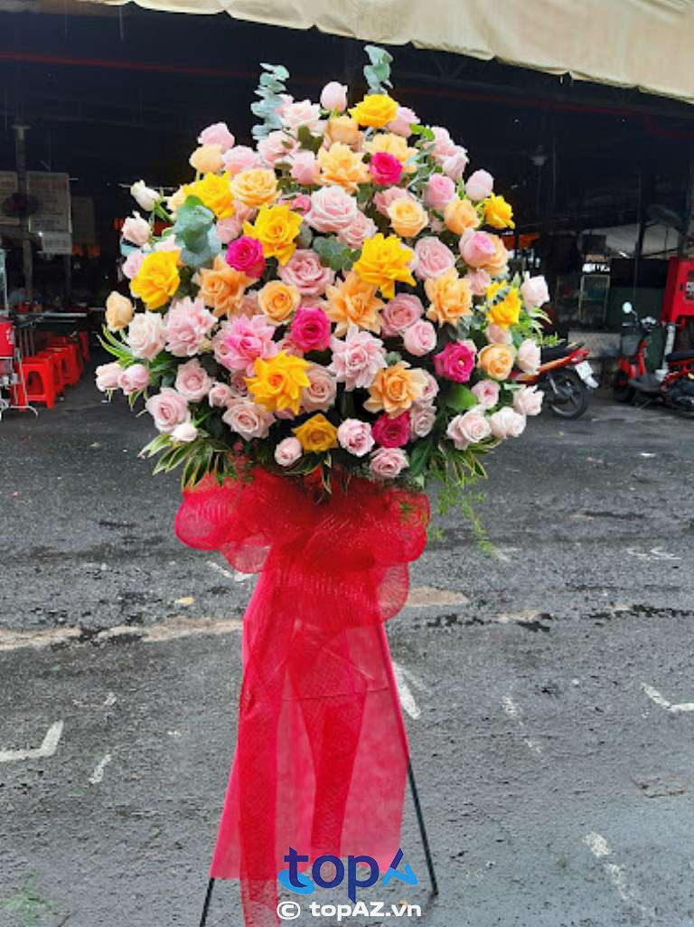 Hoa tại shop Út Sang được chọn lọc kỹ lưỡng, mang phong cách riêng biệt phù hợp với từng dịp đặc biệt