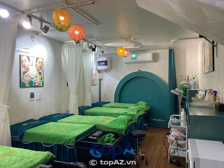 Oanh Beauty & SPA Hạ Long có không gian làm đẹp sạch sẽ, an toàn và thoải mái.