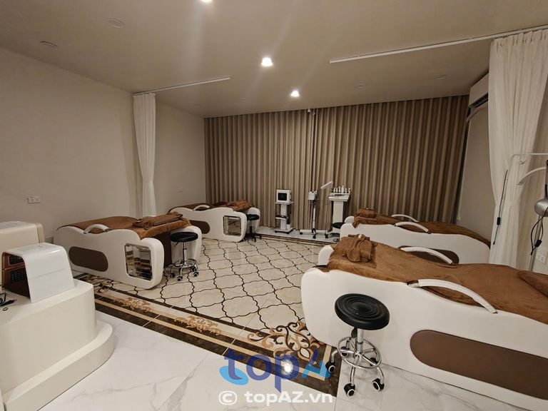 Zen Spa & Beauty Hạ Long có điều kiện cơ sở vật chất hiện đại, cùng máy móc công nghệ trị mụn tiên tiến.