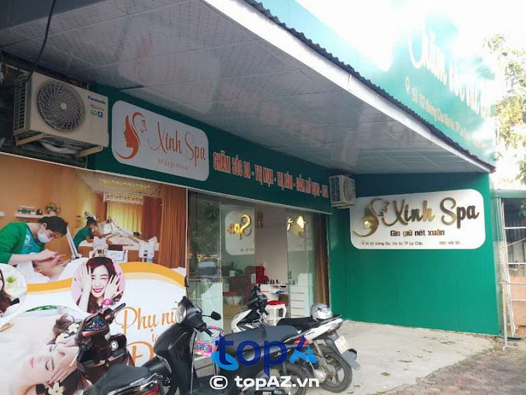 Sự chuyên nghiệp và tận tâm từ nhân viên Xinh spa giúp khách hàng có được làn da rạng rỡ