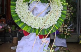Đặt hoa viếng đám tang ở cam ranh
