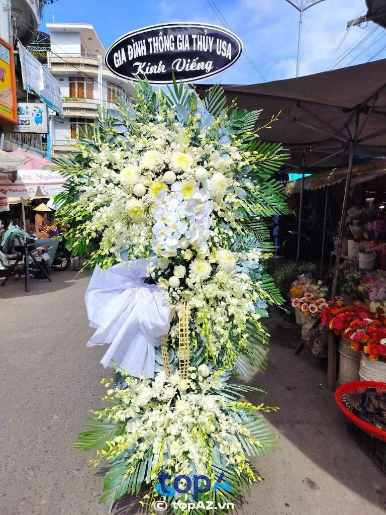 Dịch vụ Hoa tươi Thảo Linh giao hoa tận nơi với nhiều mẫu hoa đa dạng bền màu