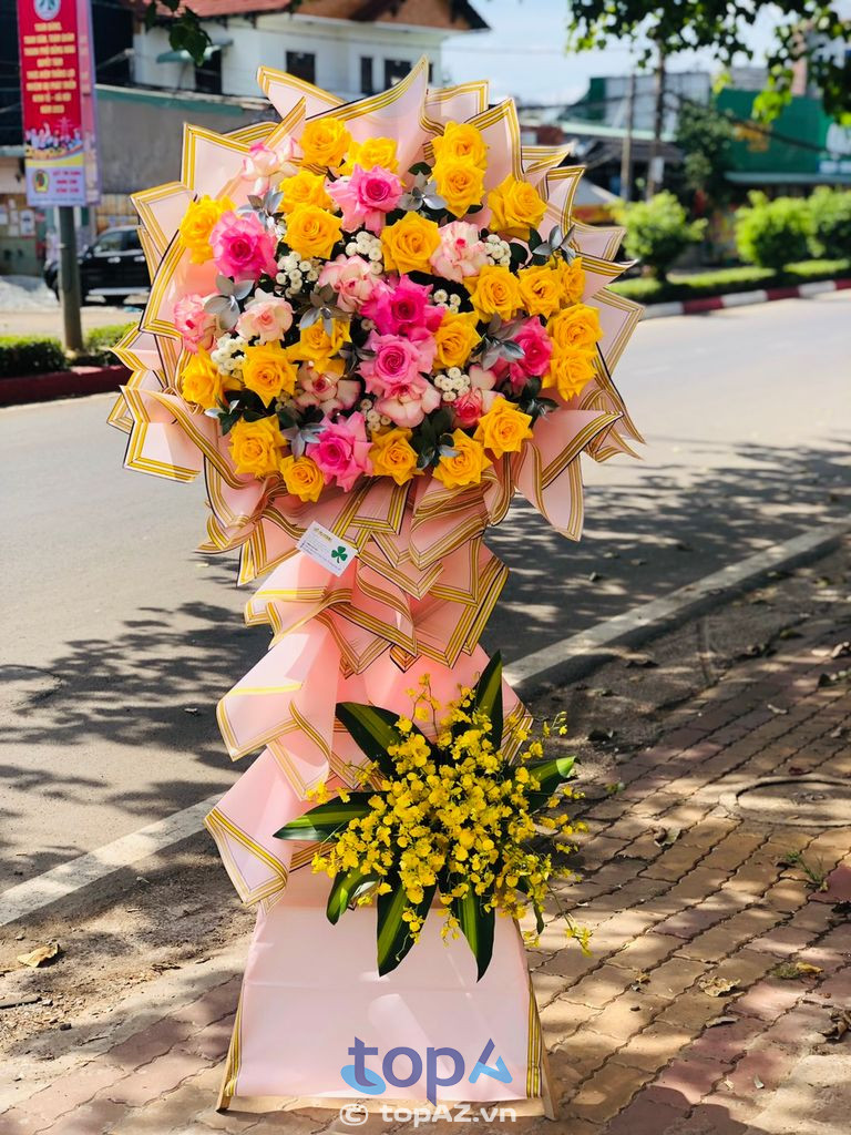 Shop Hoa Cỏ Flower cũng nhận được nhiều đánh giá tích cực từ khách hàng bởi mang đến dịch vụ hoa tươi chuyên nghiệp, nhanh chóng