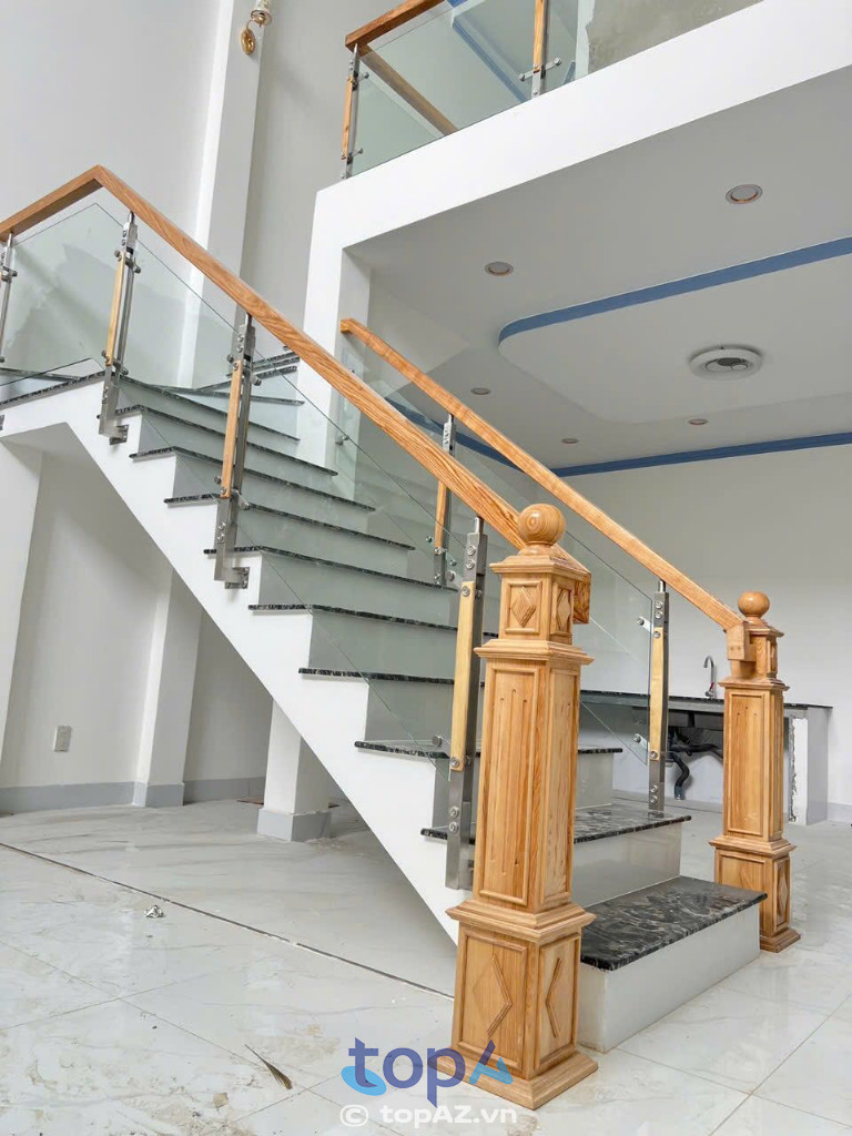 Cầu Thang Kính Đình Báu