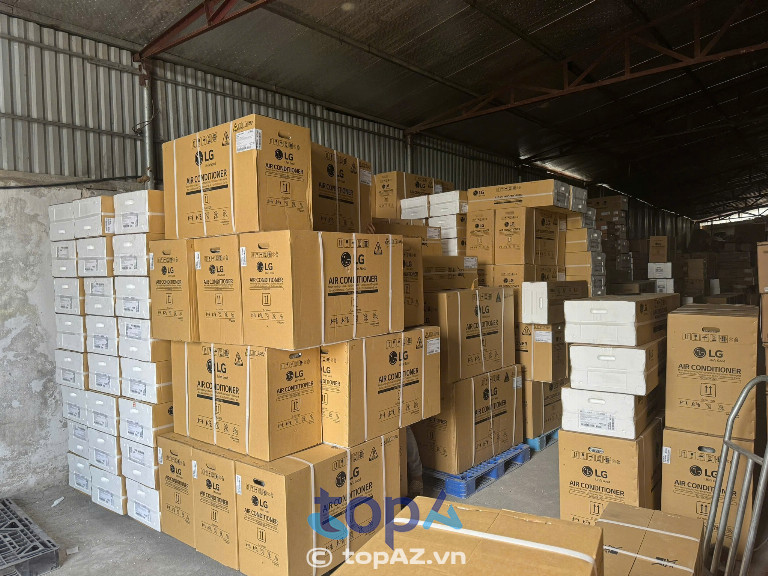 Kho hàng của Điện Máy Thịnh Phát - Long Biên