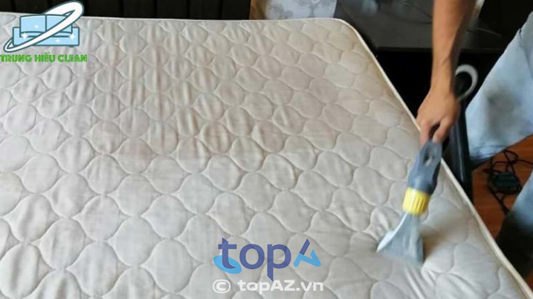 Trung Hiếu Clean giặt sofa, thảm, đệm, rèm