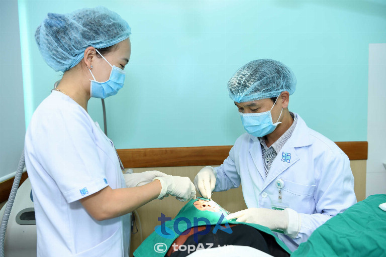 Khoa Tạo hình - Thẩm mỹ - Bệnh viện Đại học Y Dược TPHCM - P. Chợ Lớn