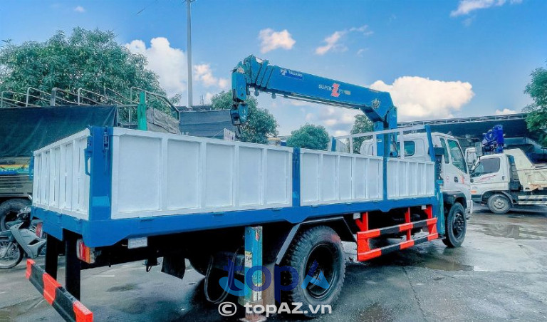 Xem xét vật liệu và kích thước thùng có phù hợp với xe nền hay không