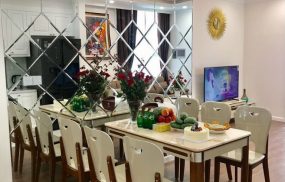 Gương trang trí nới rộng không gian