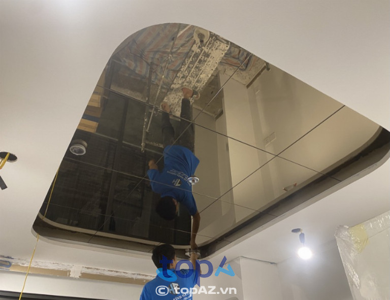 Gương trang trí nới rộng không gian