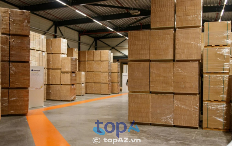 Hệ thống kho bãi rộng 15.000m² hỗ trợ miễn phí